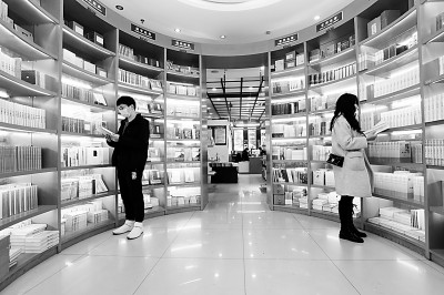 你刷手機的時候,他在讀書 你刷手機的時候,他在讀書